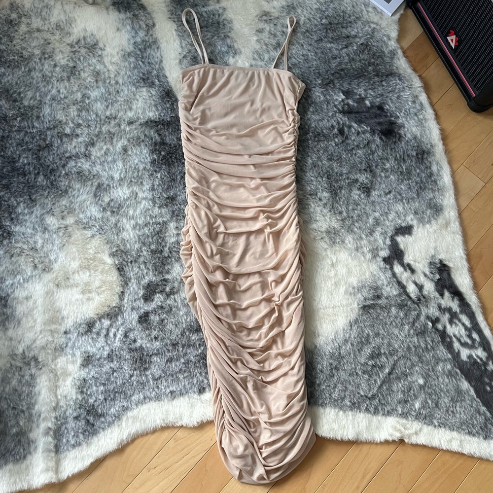 PRETTY LITTLE THING - Dress